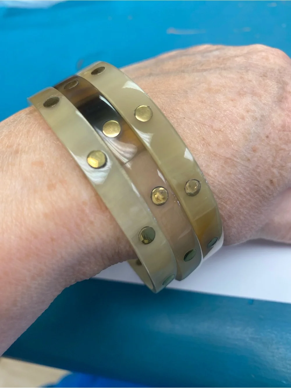 Vintage Neutral Tortoiseshell Resin Bangle Bracelet Set with Gold Studs